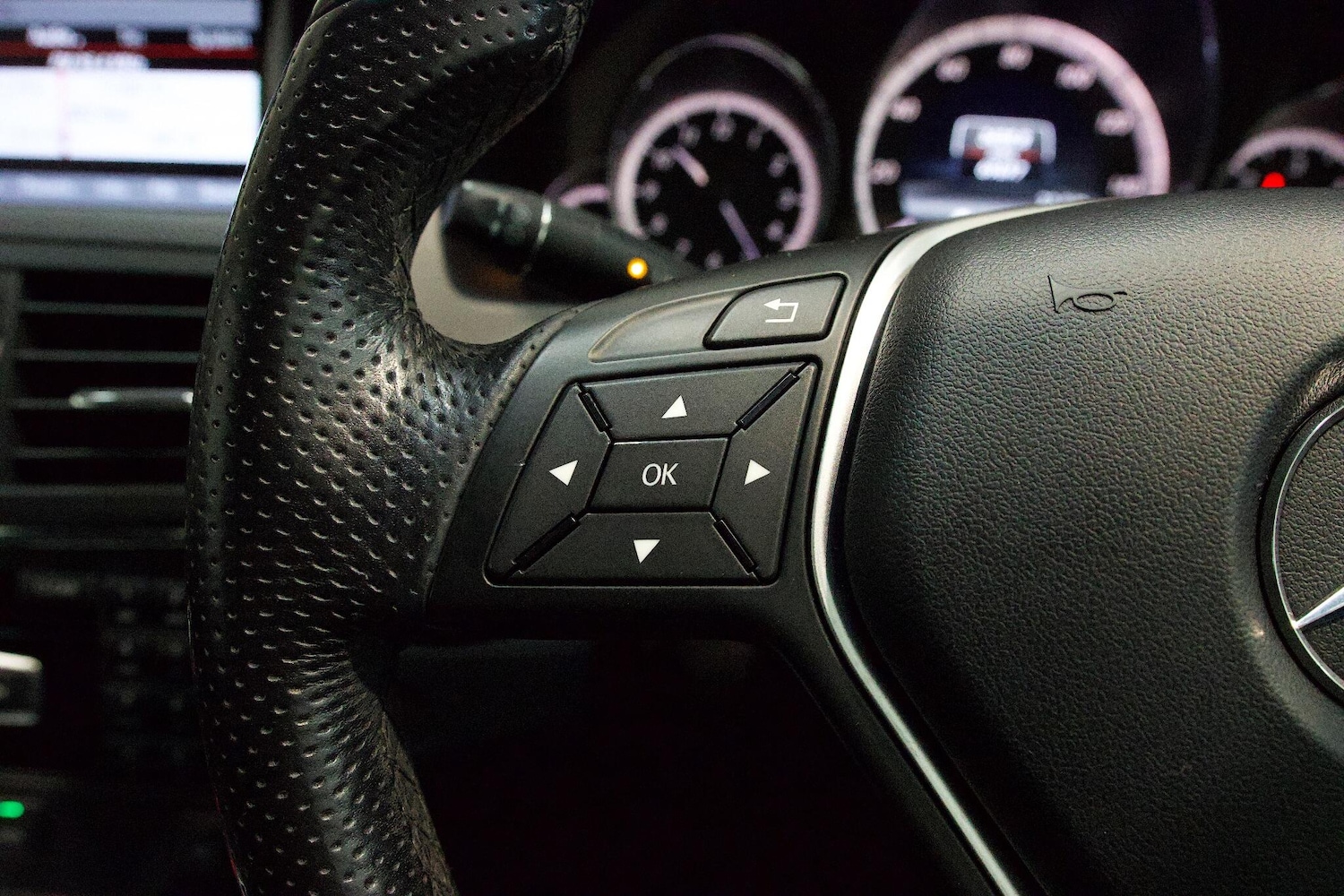 Used Mercedes-Benz E Class 2013 for sale - 76727864: Photo 18