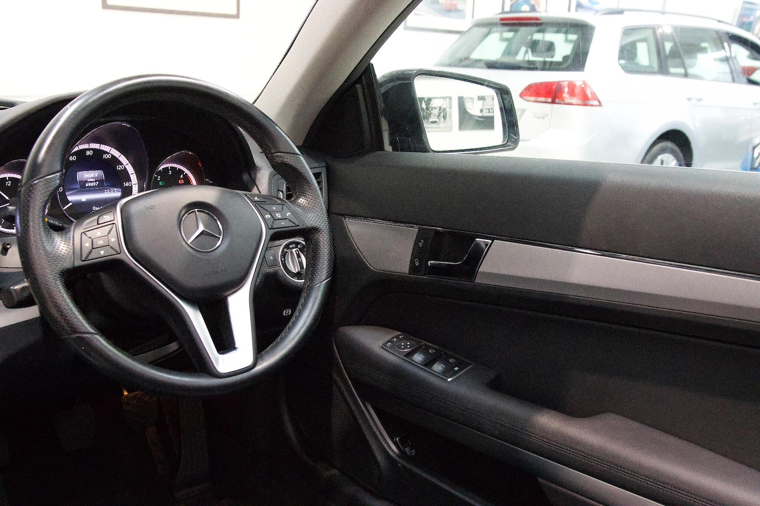Used Mercedes-Benz E Class 2013 for sale - 76727864: Photo 26