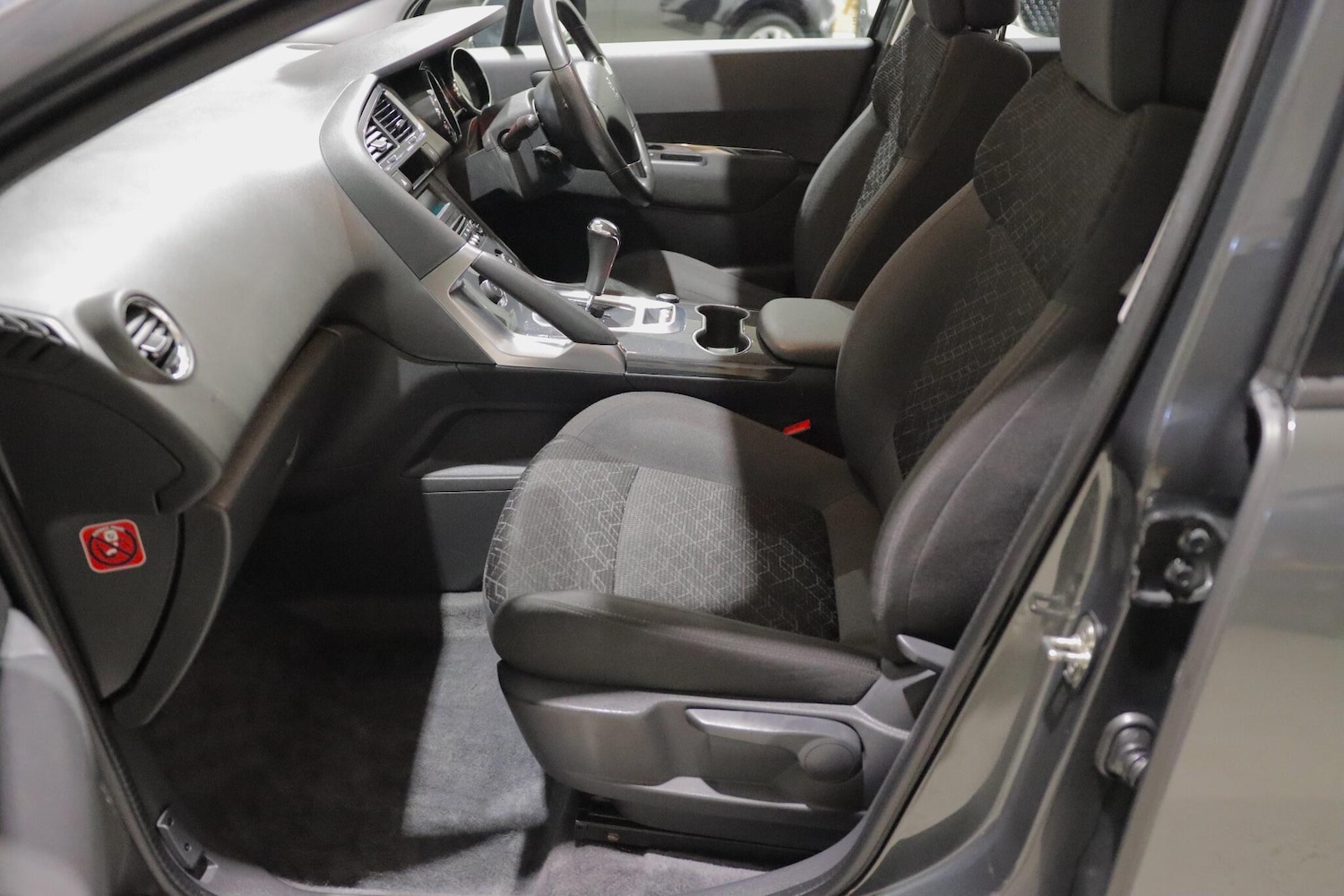 Used Peugeot 3008 2015 for sale - 76633304: Photo 11