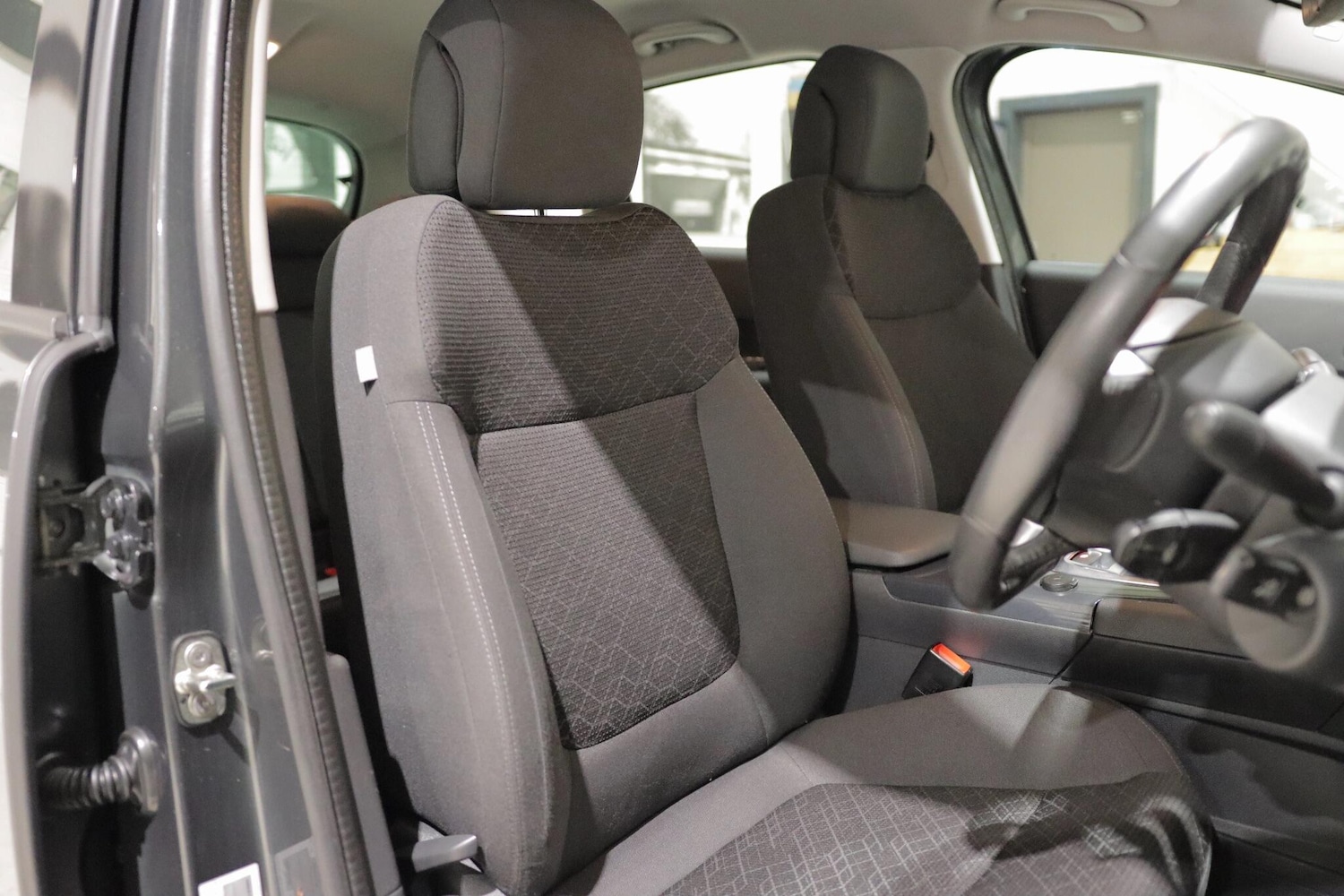 Used Peugeot 3008 2015 for sale - 76633304: Photo 14