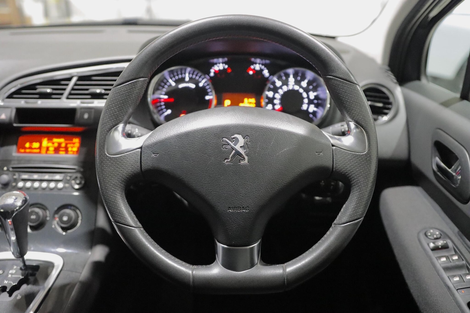 Used Peugeot 3008 2015 for sale - 76633304: Photo 16