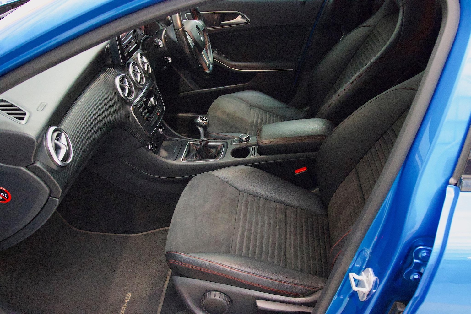 Used Mercedes-Benz A-Class 2015 for sale - 76371473: Photo 11