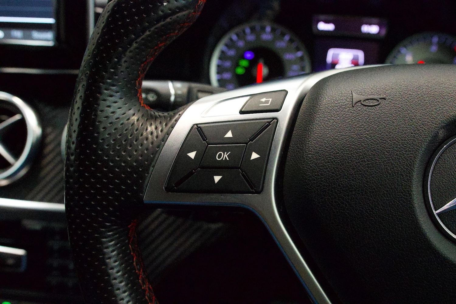 Used Mercedes-Benz A-Class 2015 for sale - 76371473: Photo 18