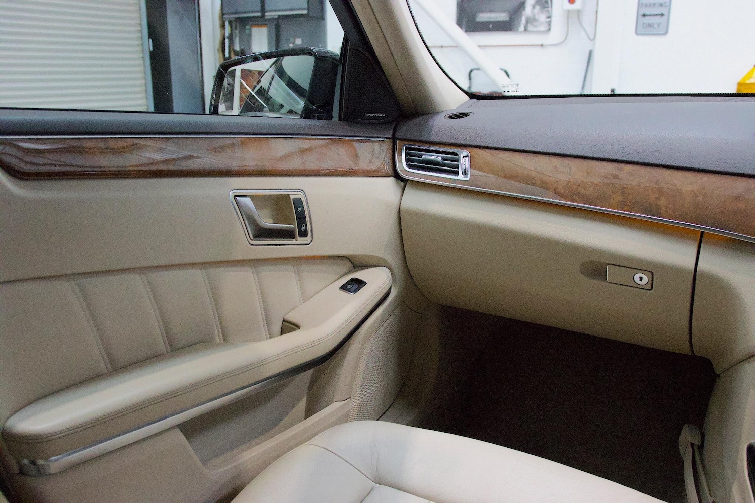 Used Mercedes-Benz E Class 2013 for sale - 76247270: Photo 23