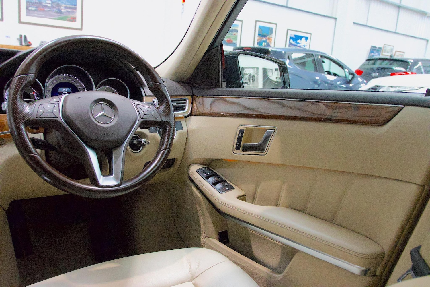 Used Mercedes-Benz E Class 2013 for sale - 76247270: Photo 24