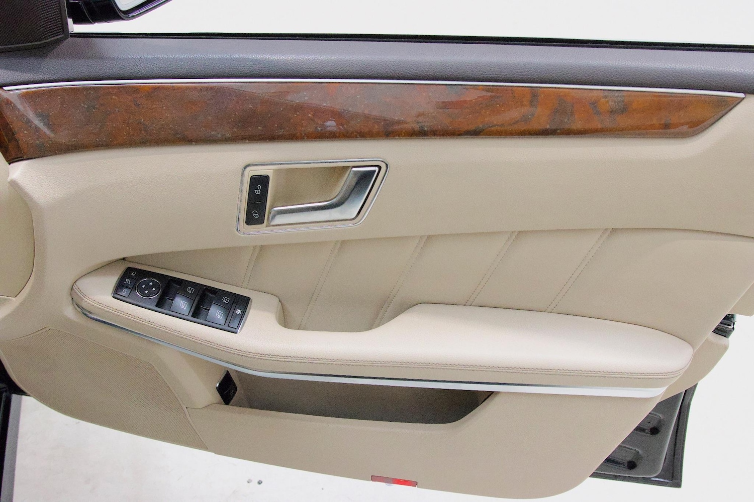 Used Mercedes-Benz E Class 2013 for sale - 76247270: Photo 27