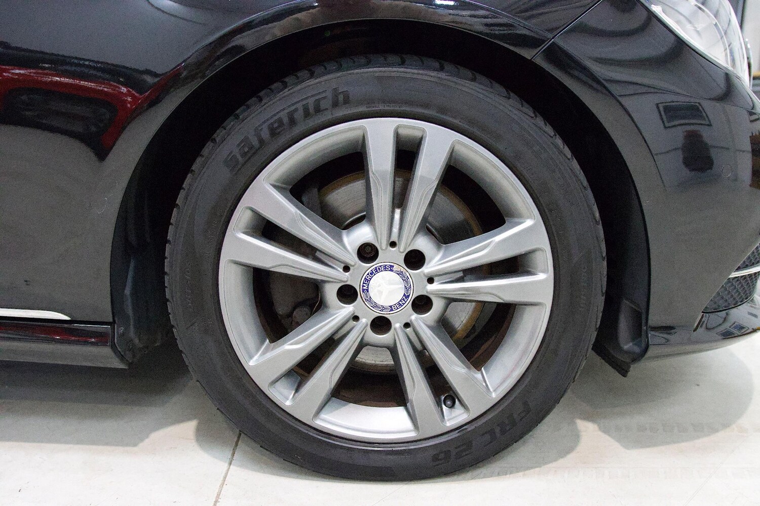 Used Mercedes-Benz E Class 2013 for sale - 76247270: Photo 29