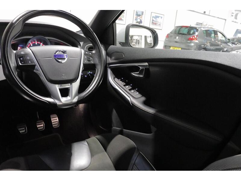 Used Volvo V40 2015 for sale - 76968411: Photo 25