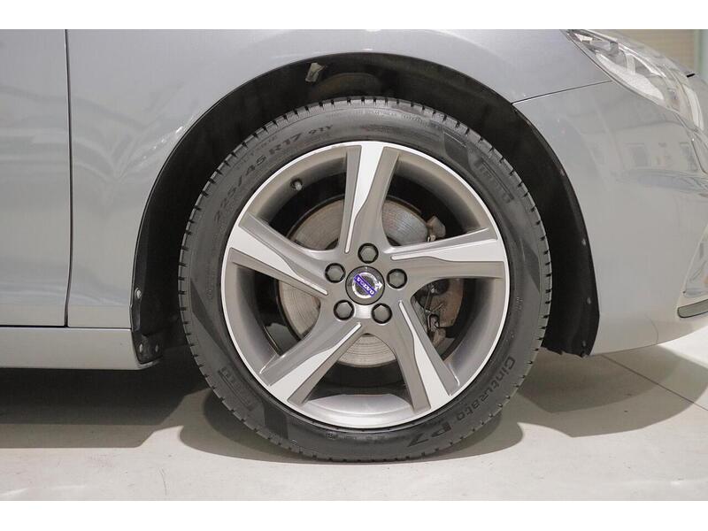 Used Volvo V40 2015 for sale - 76968411: Photo 30