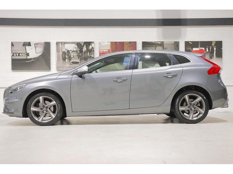 Used Volvo V40 2015 for sale - 76968411: Photo 6