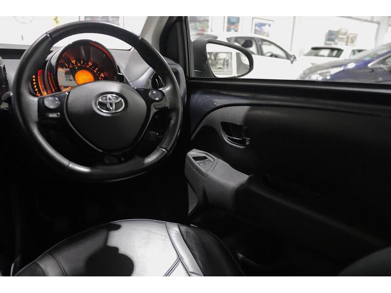 Used Toyota AYGO 2017 for sale - 76968413: Photo 23