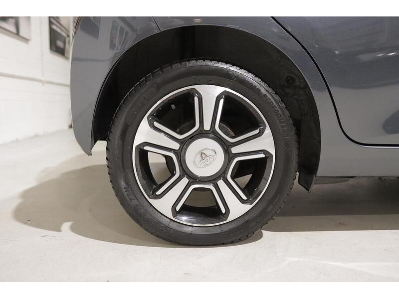 Used Toyota AYGO 2017 for sale - 76968413: Photo 28