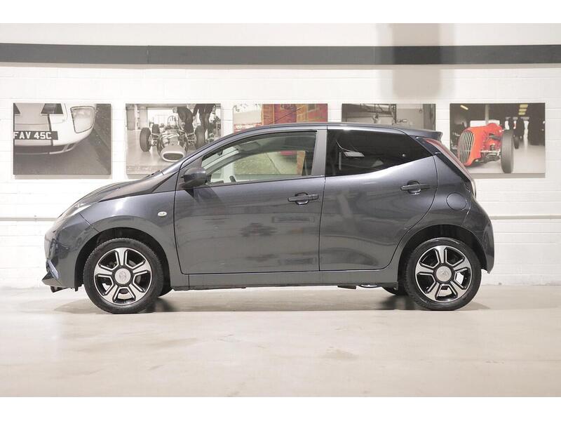 Used Toyota AYGO 2017 for sale - 76968413: Photo 6