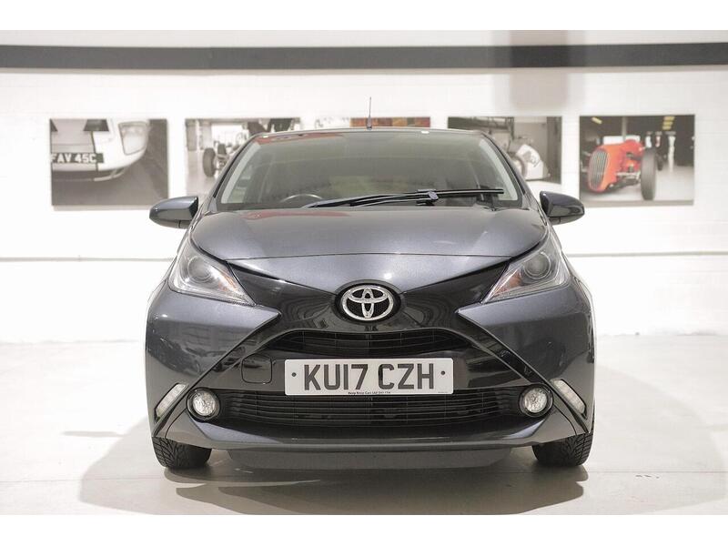 Used Toyota AYGO 2017 for sale - 76968413: Photo 8