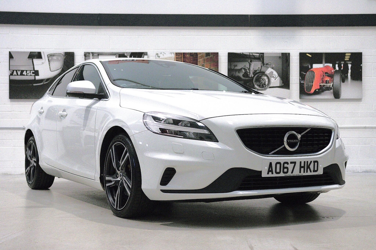 Used Volvo V40 2017 for sale - 76214012: Photo 1