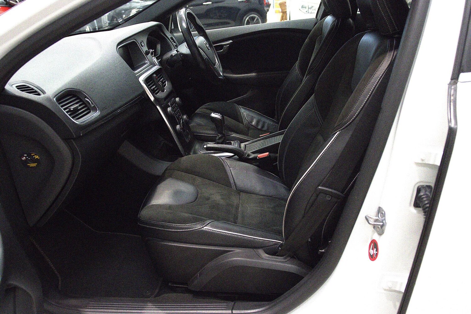 Used Volvo V40 2017 for sale - 76214012: Photo 11