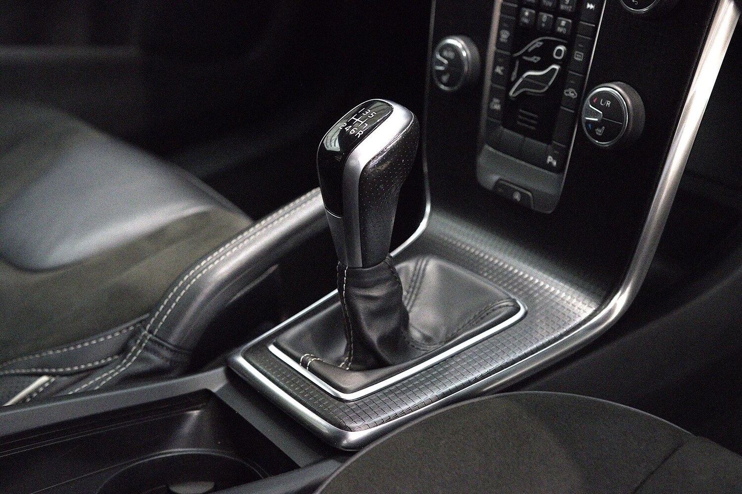 Used Volvo V40 2017 for sale - 76214012: Photo 25