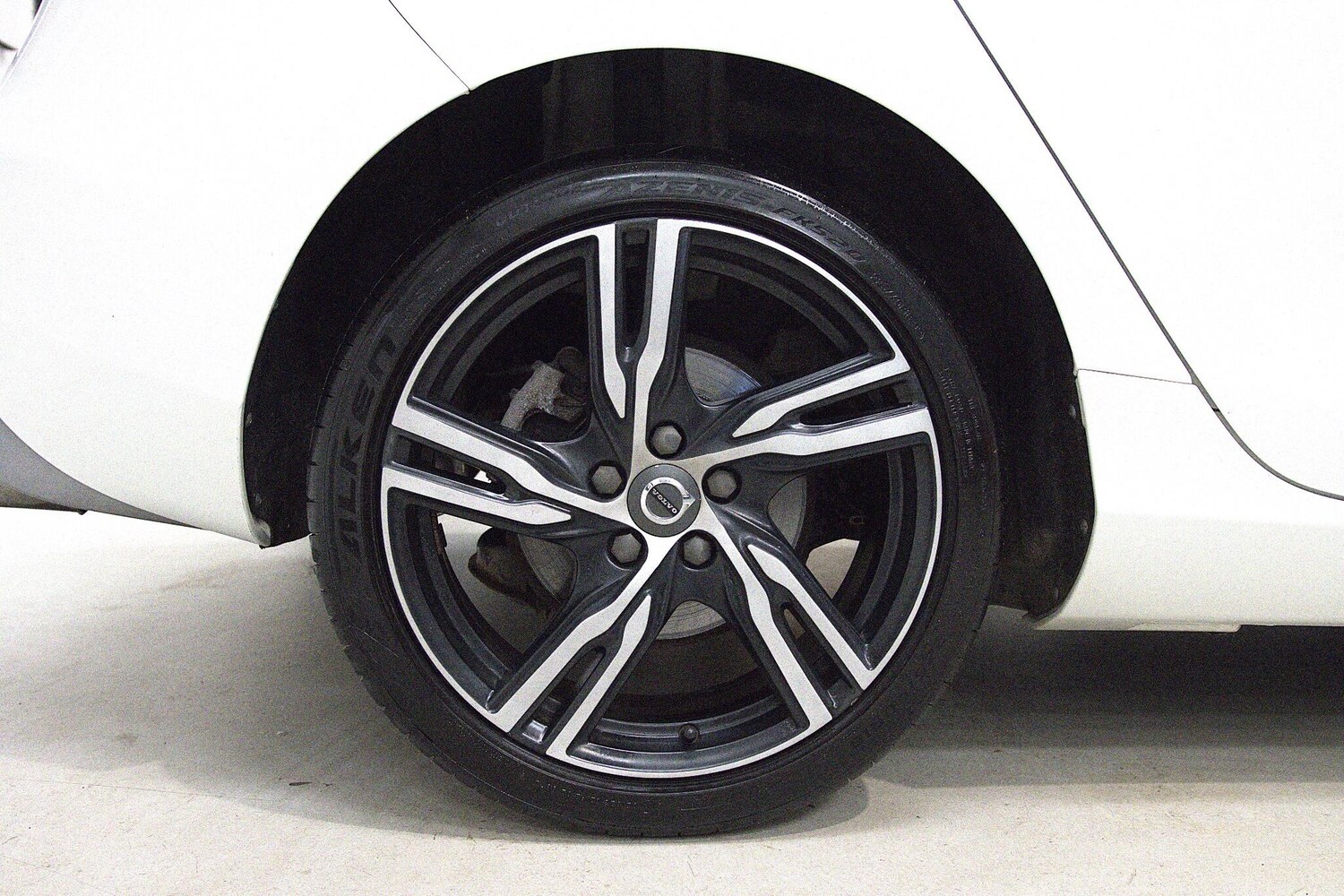 Used Volvo V40 2017 for sale - 76214012: Photo 32