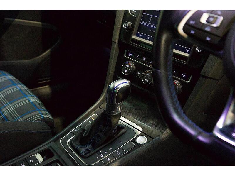 Used Volkswagen Golf 2015 for sale - 77213053: Photo 24