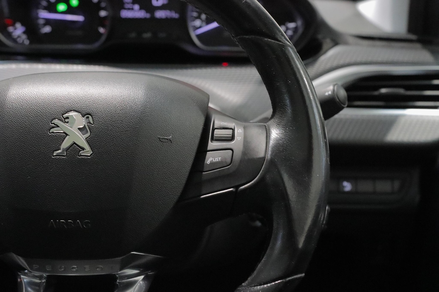 Used Peugeot 208 2018 for sale - 76549323: Photo 19