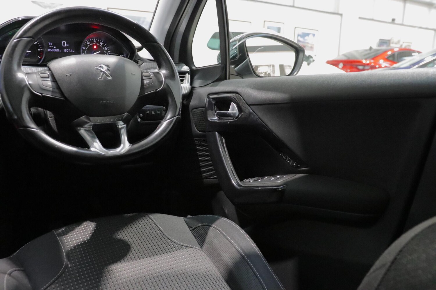 Used Peugeot 208 2018 for sale - 76549323: Photo 25