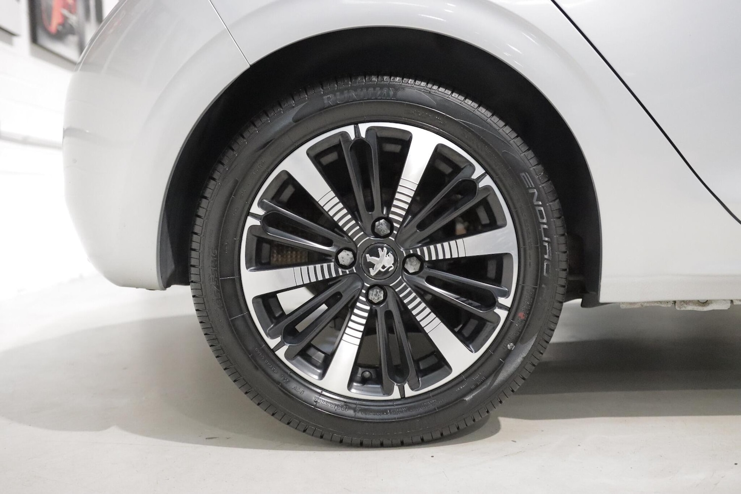 Used Peugeot 208 2018 for sale - 76549323: Photo 30