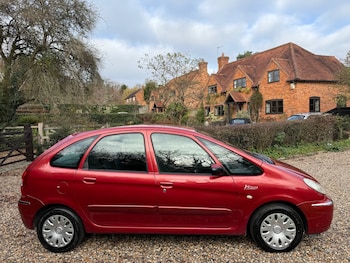 Used Citroen Xsara Picasso 2009 for sale - 76518656: Photo