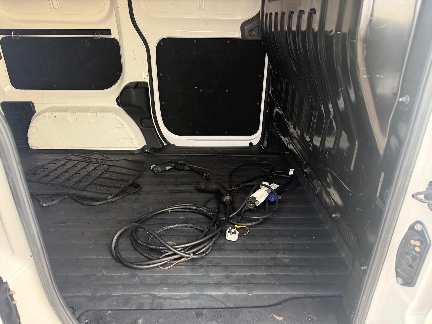 Used Nissan e-NV200 2016 for sale - 76855346: Photo 17