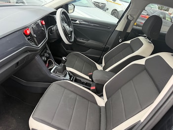 Used Volkswagen T-Roc 2019 for sale - 79417894: Photo