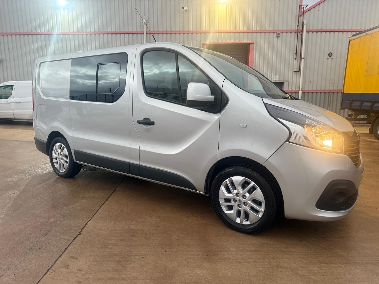Used Renault Trafic 2018 for sale - 76725546: Photo 5