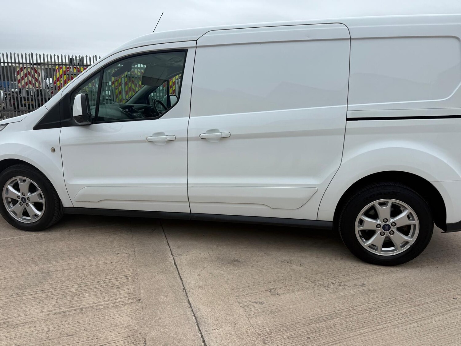 Used Ford Transit Connect 2018 for sale - 76541631: Photo 10