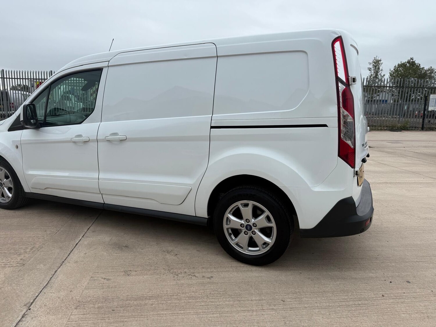 Used Ford Transit Connect 2018 for sale - 76541631: Photo 13