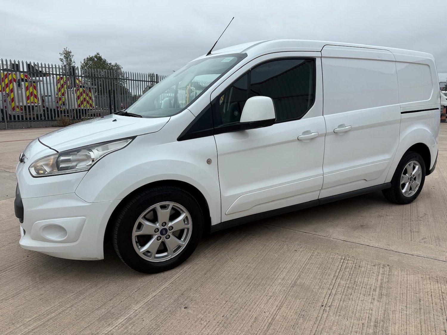 Used Ford Transit Connect 2018 for sale - 76541631: Photo 14
