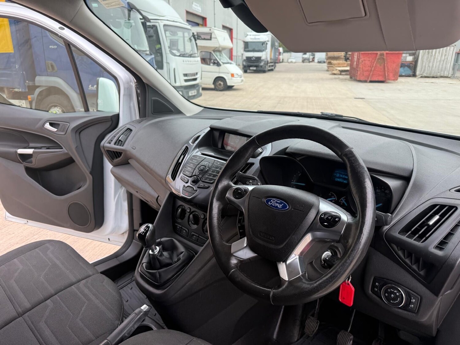 Used Ford Transit Connect 2018 for sale - 76541631: Photo 24