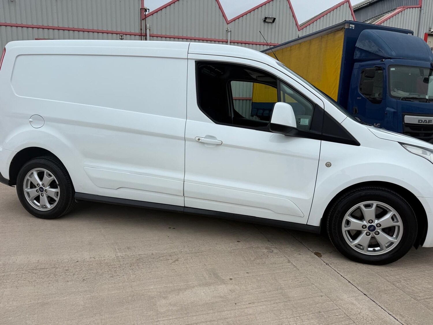 Used Ford Transit Connect 2018 for sale - 76541631: Photo 3
