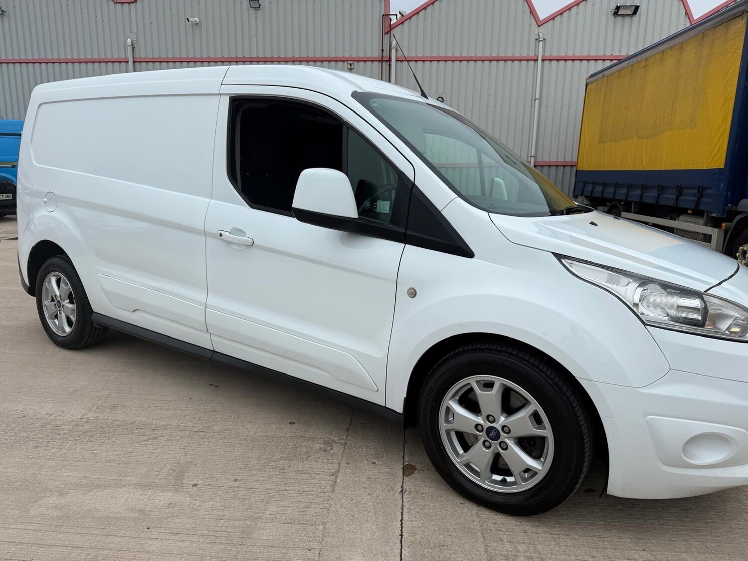 Used Ford Transit Connect 2018 for sale - 76541631: Photo 6