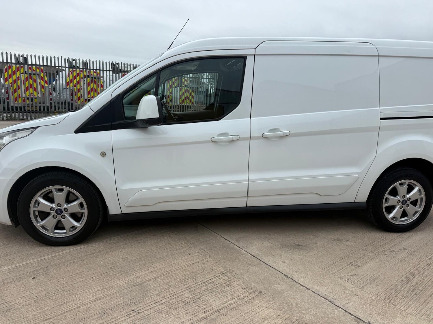 Used Ford Transit Connect 2018 for sale - 76541631: Photo 9