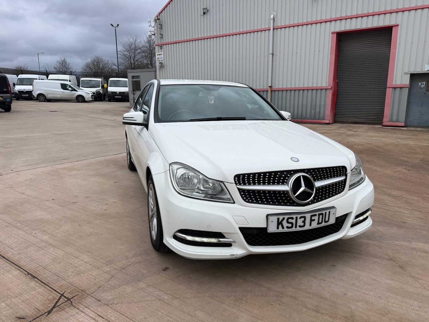 Used Mercedes-Benz C Class 2013 for sale - 77326180: Photo 5