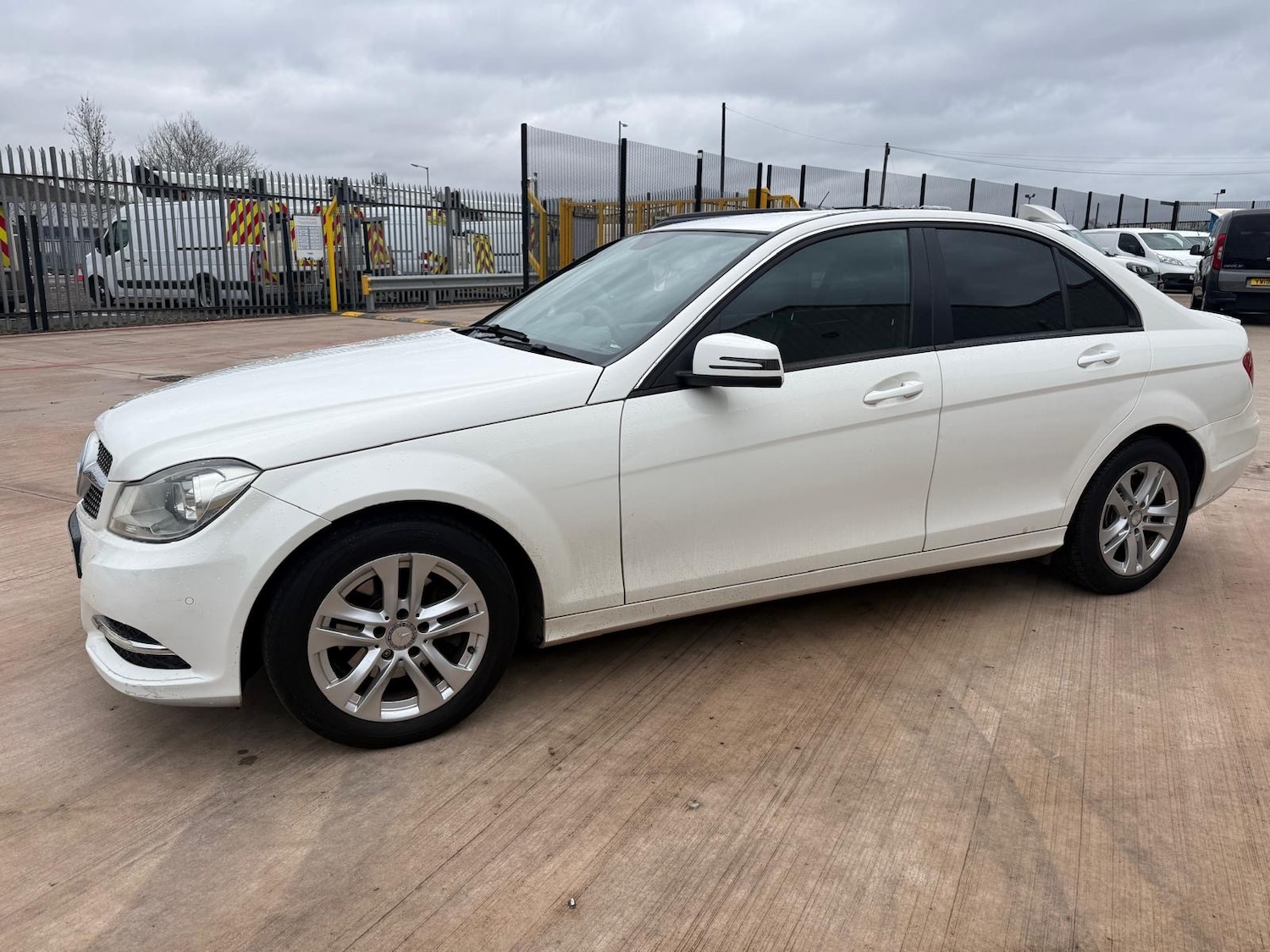 Used Mercedes-Benz C Class 2013 for sale - 77326180: Photo 7