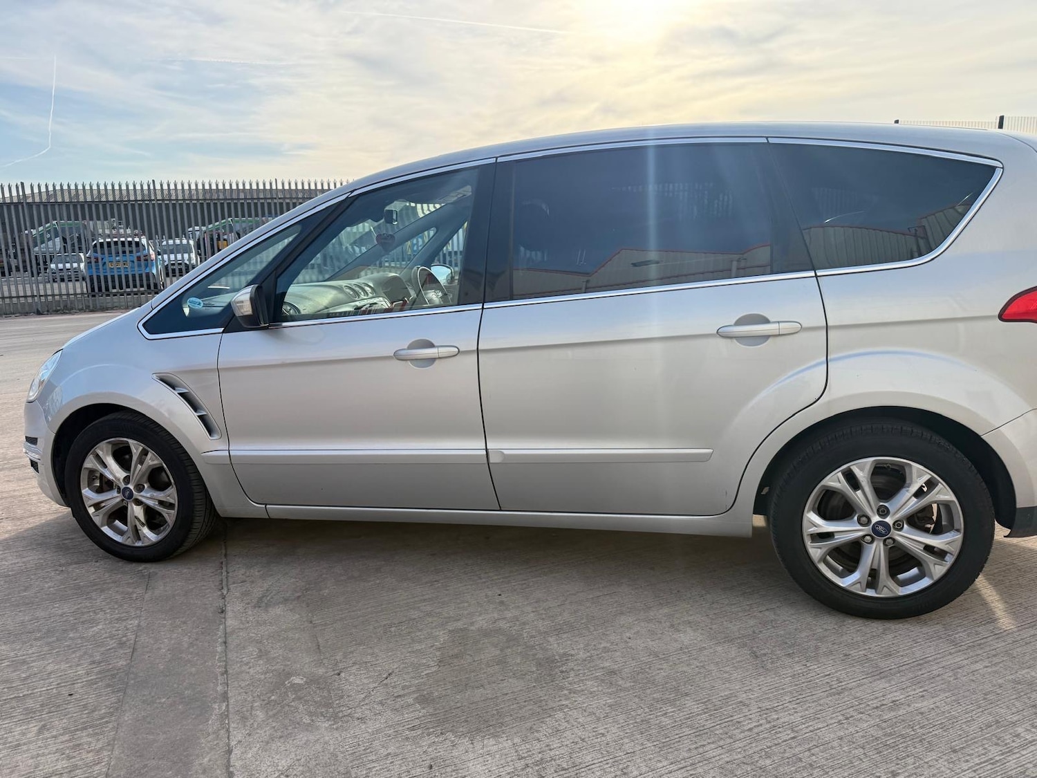 Used Ford S-Max 2015 for sale - 77934586: Photo 11