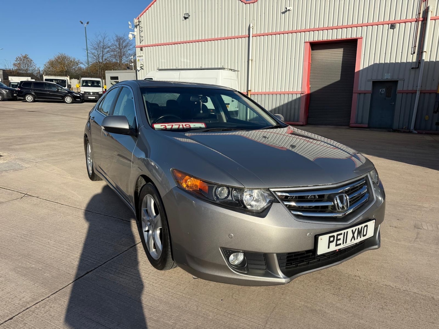 Used Honda Accord 2011 for sale - 76693064: Photo 2