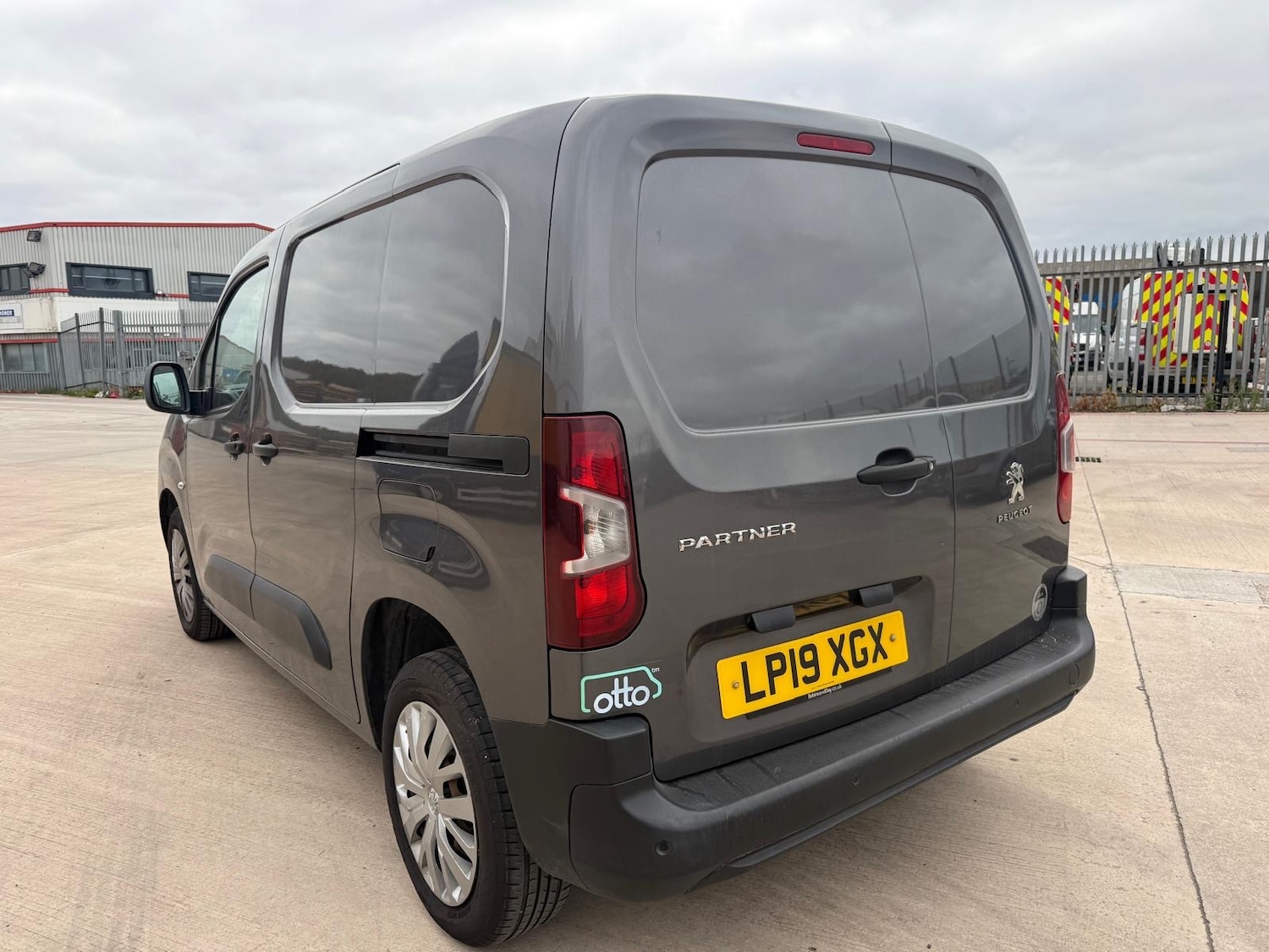 Used Peugeot Partner 2019 for sale - 76541366: Photo 11