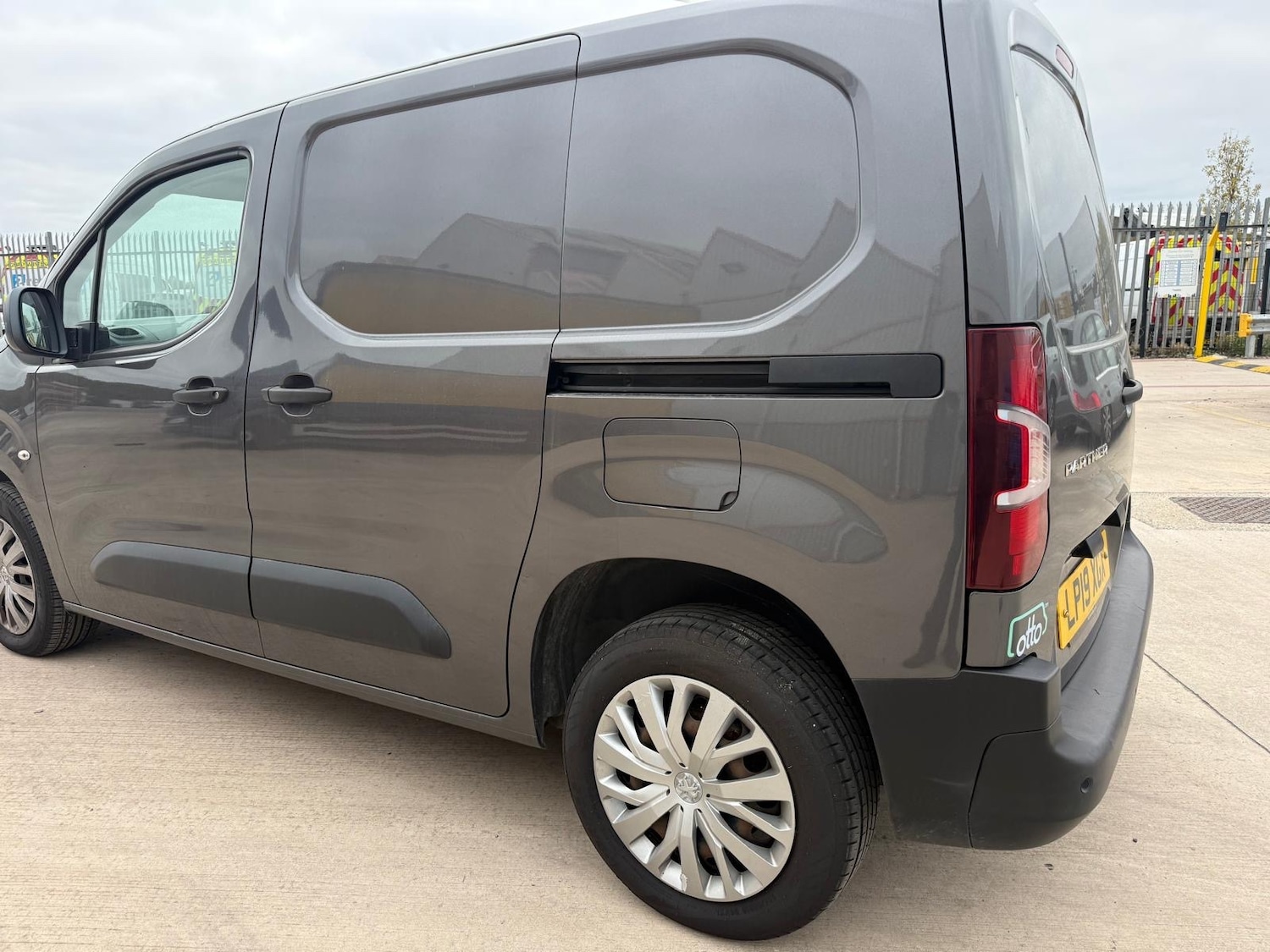 Used Peugeot Partner 2019 for sale - 76541366: Photo 12