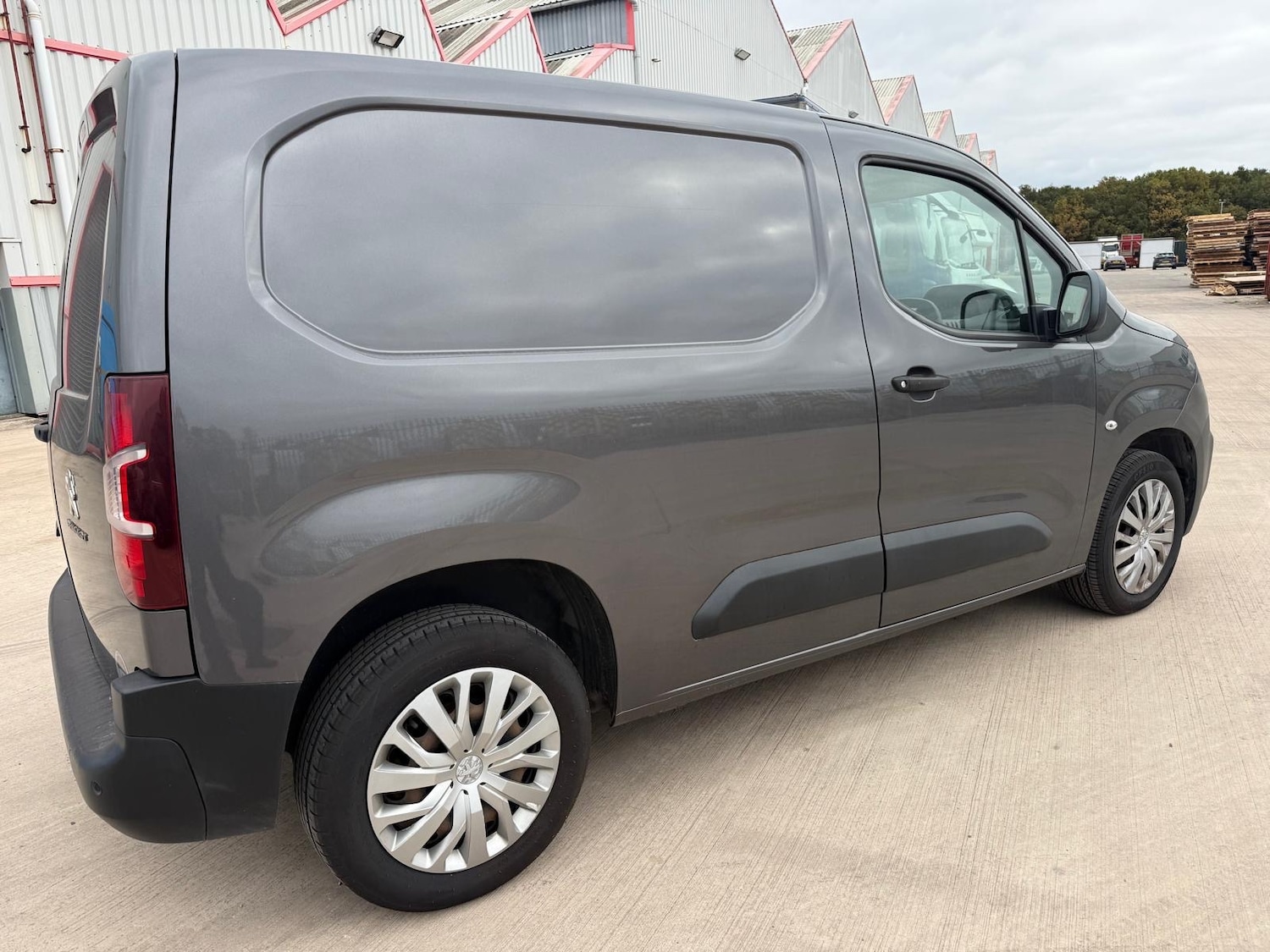 Used Peugeot Partner 2019 for sale - 76541366: Photo 15