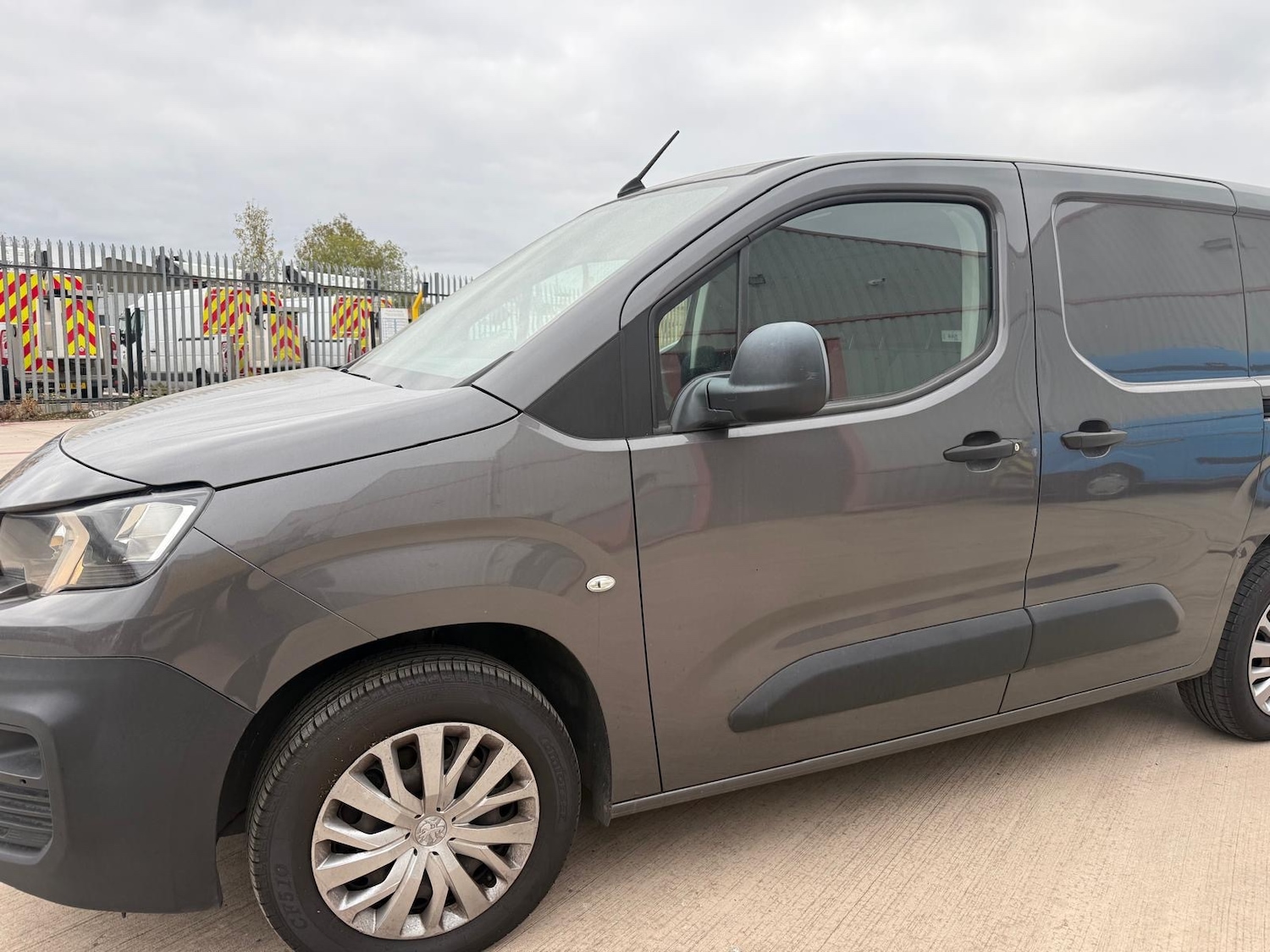 Used Peugeot Partner 2019 for sale - 76541366: Photo 9