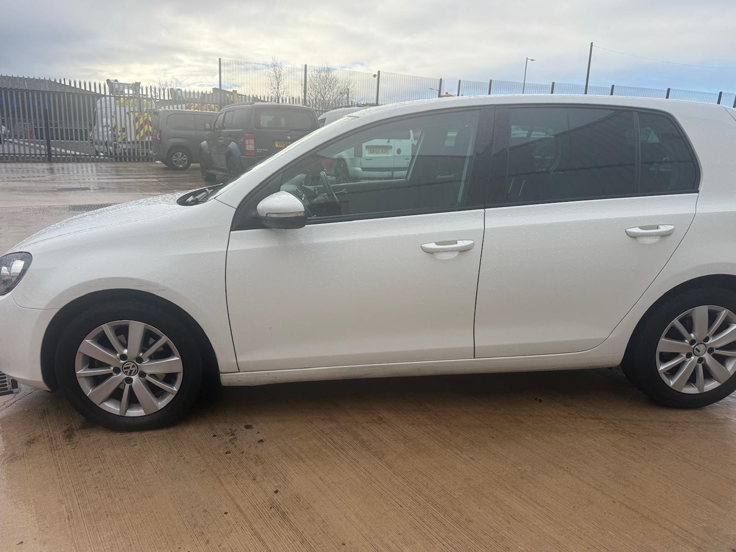 Used Volkswagen Golf 2011 for sale - 77233969: Photo 7