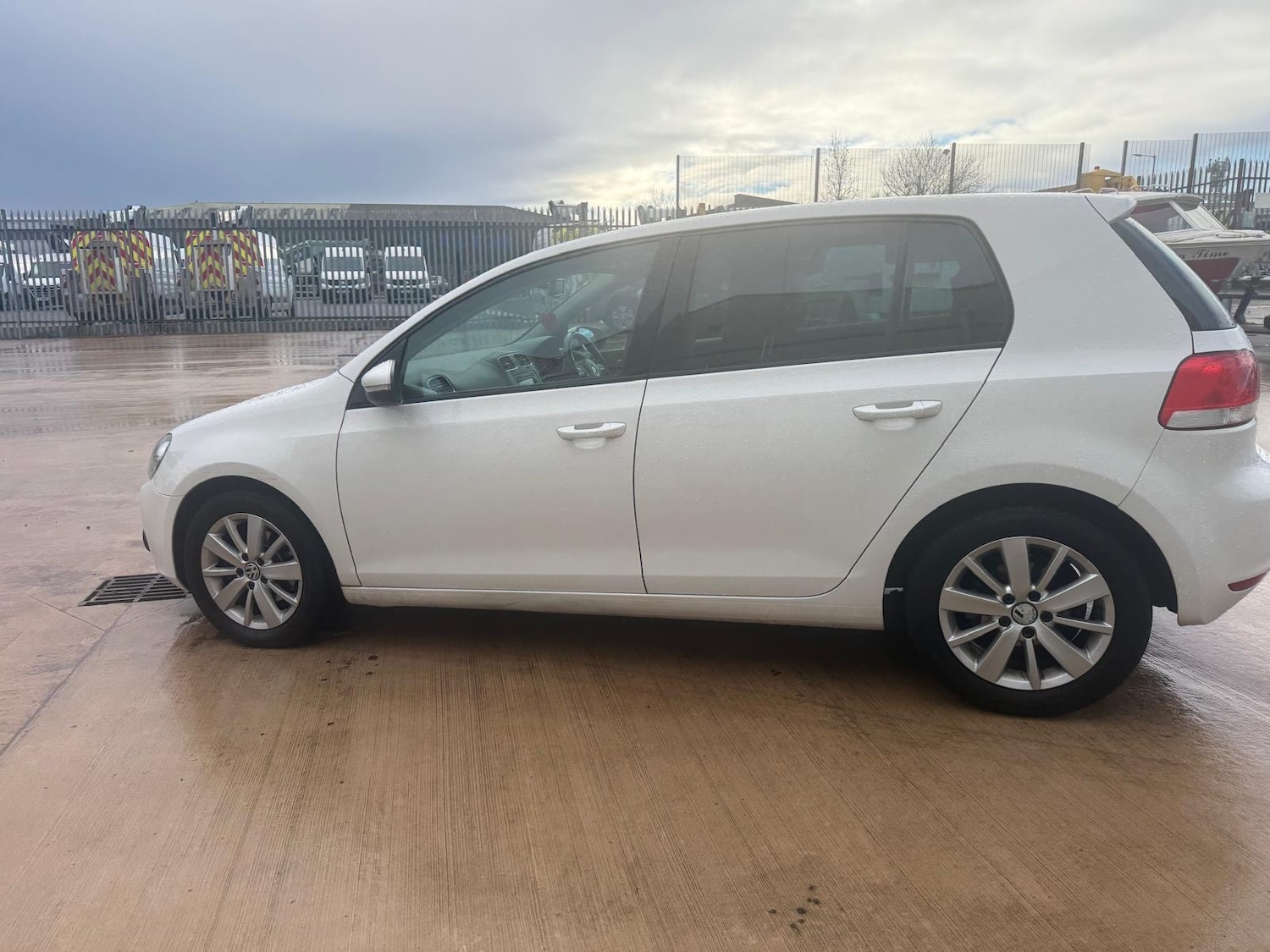 Used Volkswagen Golf 2011 for sale - 77233969: Photo 9