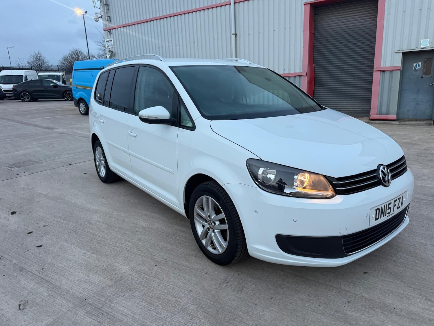 Used Volkswagen Touran 2015 for sale - 76940121: Photo 1