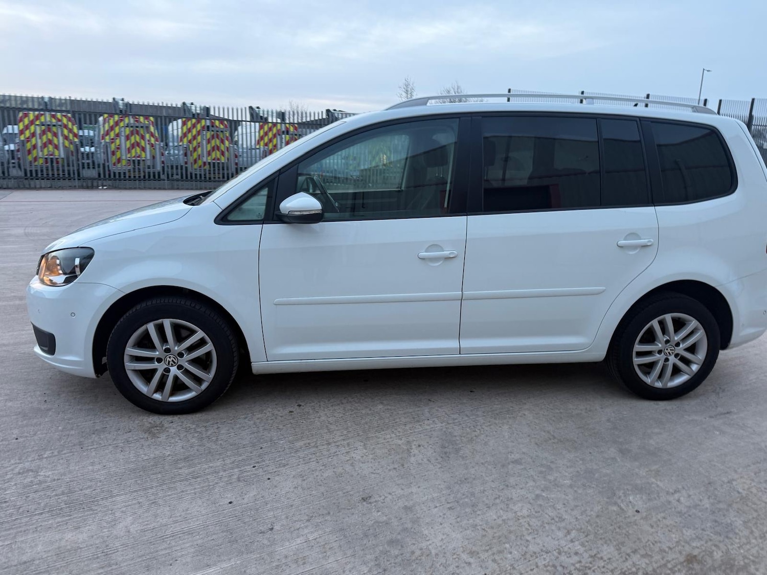 Used Volkswagen Touran 2015 for sale - 76940121: Photo 11