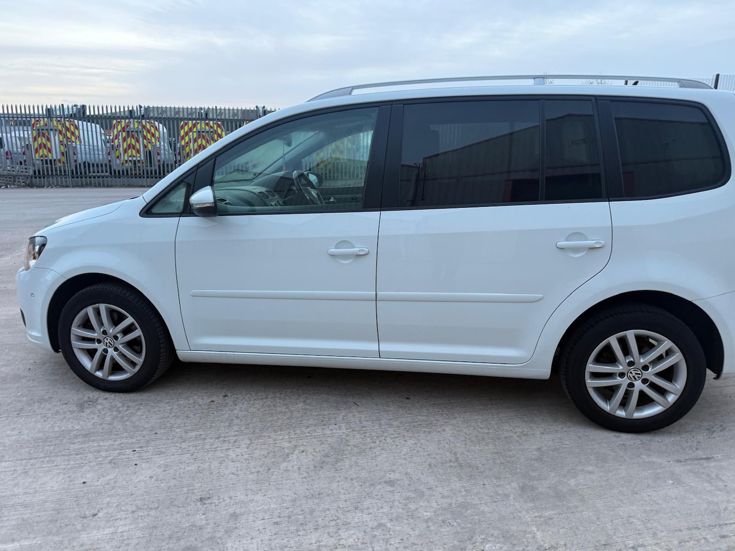 Used Volkswagen Touran 2015 for sale - 76940121: Photo 14
